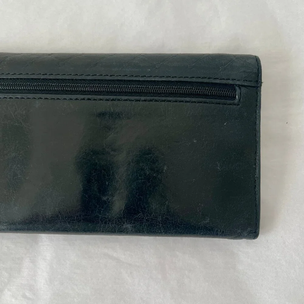 Hobo International Black Smooth Embossed Quilted Leather Trifold Wallet - Picture 7 of 12